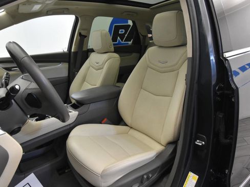 Used 2020 Cadillac XT5 Premium Luxury image 11