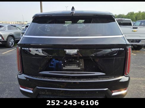 Used 2026 Cadillac Escalade IQ Luxury 1 AWD/4WD image 3