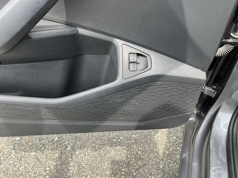 Used 2024 Volkswagen Jetta SE FWD image 13