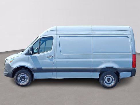 Used 2025 Mercedes-Benz Sprinter 3500 image 7