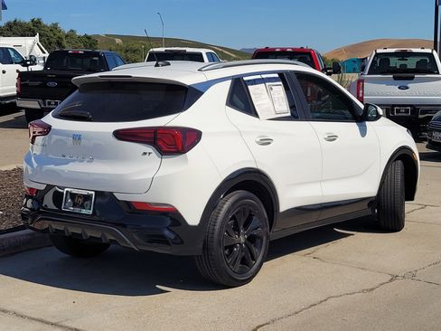 Used 2024 Buick Encore GX Sport Touring image 4