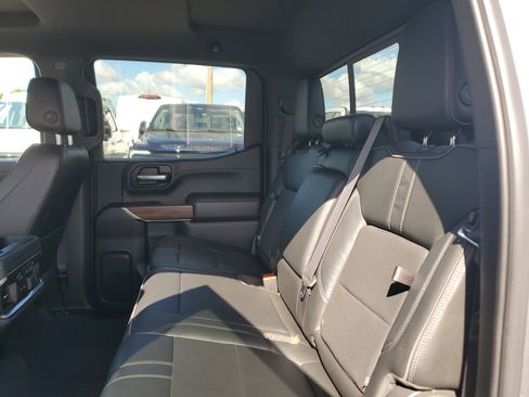 Used 2019 Chevrolet Silverado 1500 High Country w/ Technology Package image 15