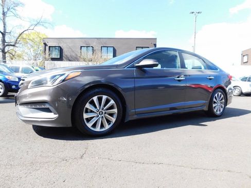 Used 2015 Hyundai Sonata Sport w/ Option Group 03 FWD image 4