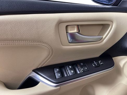Used 2017 Toyota Camry XLE image 16
