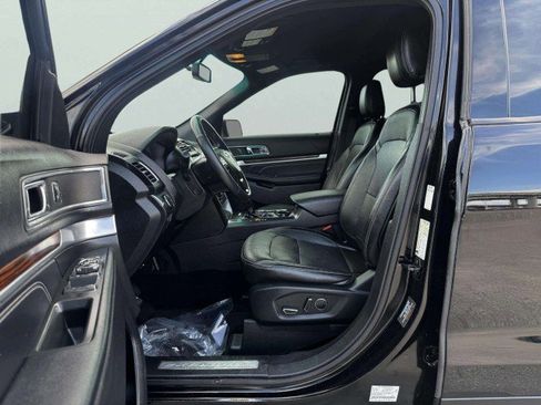 Used 2018 Ford Explorer Limited image 17