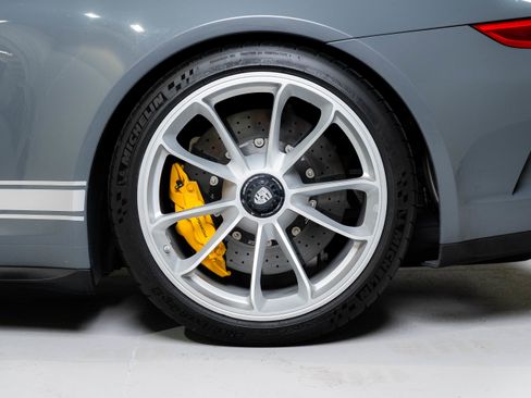 Used 2018 Porsche 911 GT3 image 5