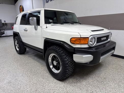 Used 2010 Toyota FJ Cruiser 4WD image 41