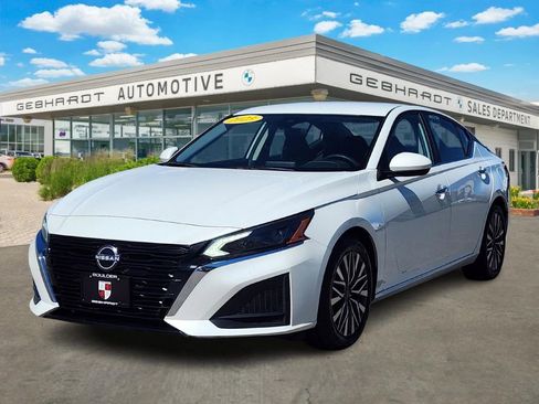 Used 2023 Nissan Altima 2.5 SV image 3