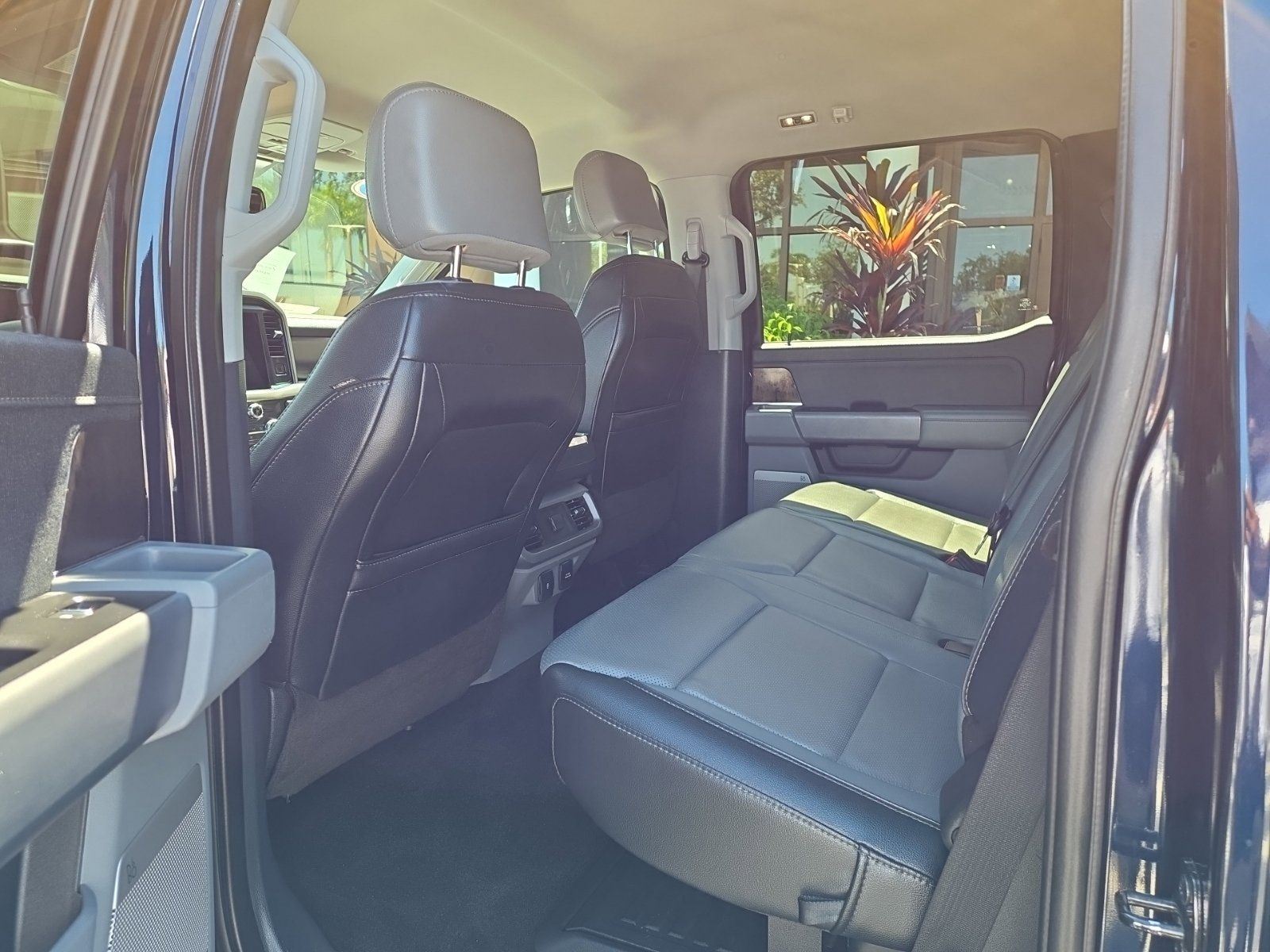 Used 2022 Ford F150 Lariat AWD/4WD image 6