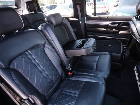 Used 2022 Jeep Grand Wagoneer Series III w/ Flexible Seating Group AWD/4WD image 83