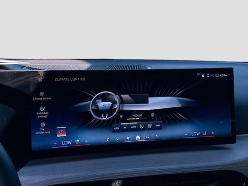 Used 2025 BMW 330i xDrive Sedan image 18