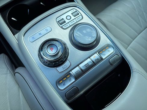 Used 2024 Genesis G90 3.5T image 5