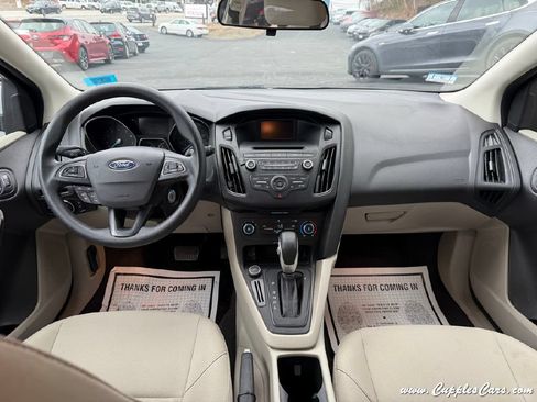 Used 2017 Ford Focus SE FWD image 15