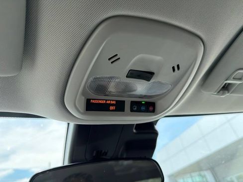 Used 2025 Chevrolet Trax LT FWD image 58