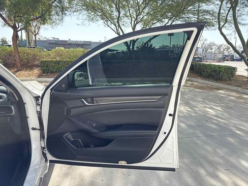 Used 2020 Honda Accord Touring image 14