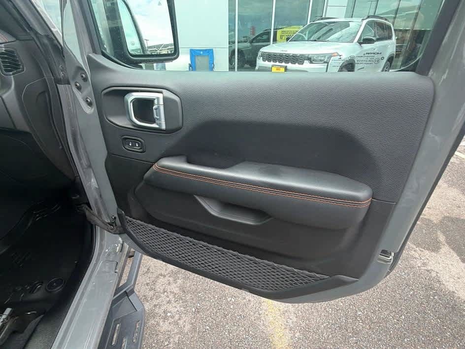Used 2021 Jeep Gladiator Mojave AWD/4WD image 28