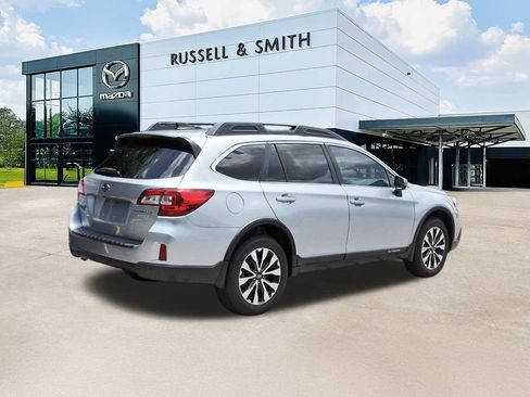 Used 2017 Subaru Outback 2.5i Limited AWD/4WD image 4
