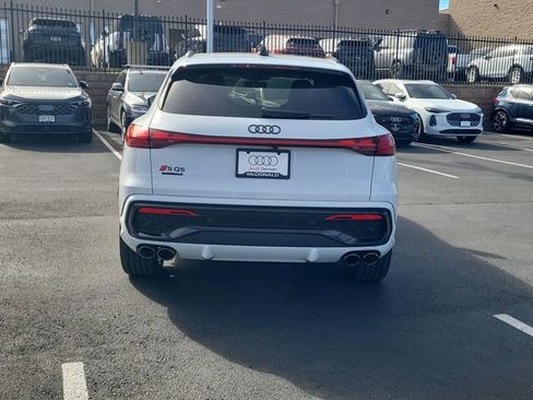 New 2025 Audi SQ5 Prestige image 7