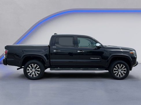Used 2022 Toyota Tacoma Limited AWD/4WD image 8