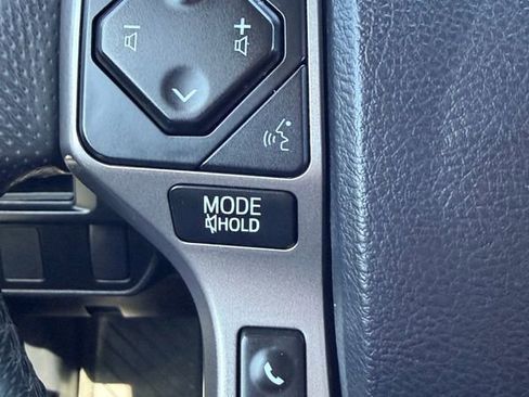 Used 2017 Toyota Tacoma SR5 AWD/4WD image 30