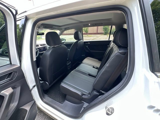 Used 2022 Volkswagen Tiguan SE FWD image 19