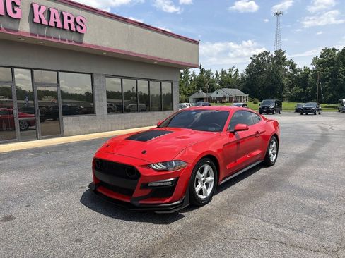Used 2019 Ford Mustang Coupe RWD image 2