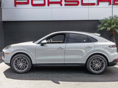 Used 2025 Porsche Cayenne Coupe image 2