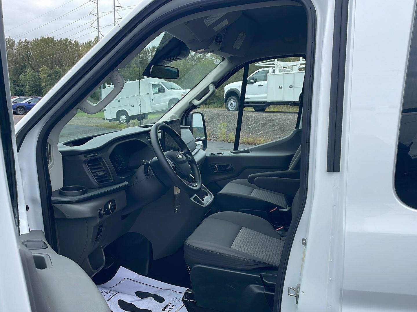 Used 2025 Ford Transit 350 XLT RWD image 11