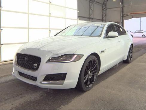 Used 2018 Jaguar XF Portfolio image 2