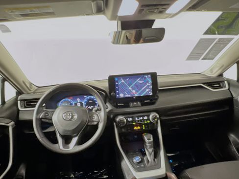 Used 2025 Toyota RAV4 Limited image 30