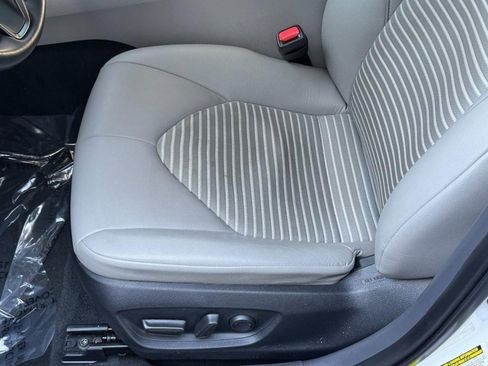Used 2023 Toyota Camry SE FWD image 25