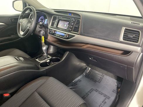 Used 2015 Toyota Highlander Plus image 33