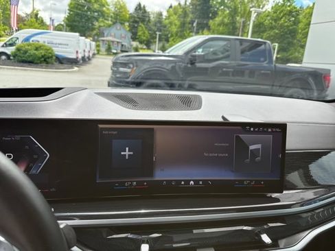Used 2024 BMW X5 xDrive40i w/ M Sport Package AWD/4WD image 26