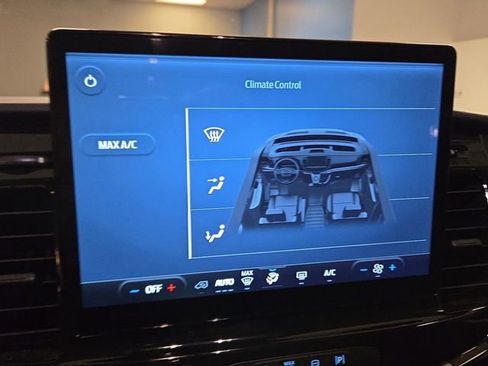 Used 2023 Ford Transit 350 XLT image 19