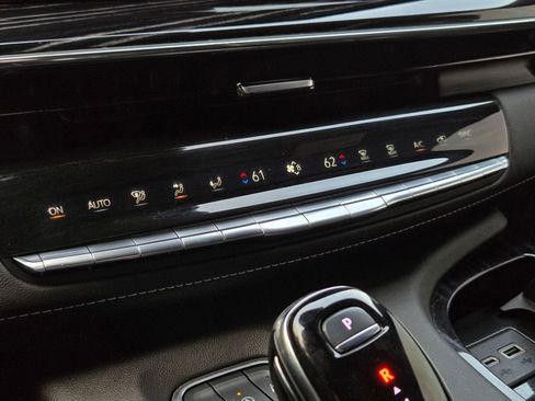 Used 2023 Cadillac Escalade Sport w/ LPO, ONYX Package image 21