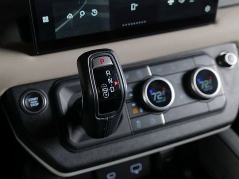 Used 2023 Land Rover Defender 110 SE image 18