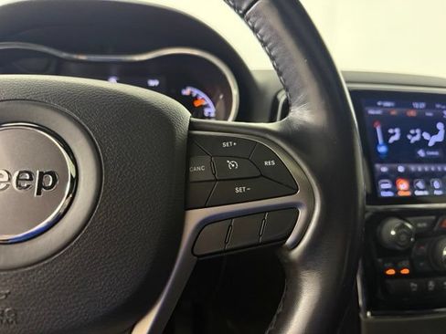 Used 2020 Jeep Grand Cherokee Altitude AWD/4WD image 25