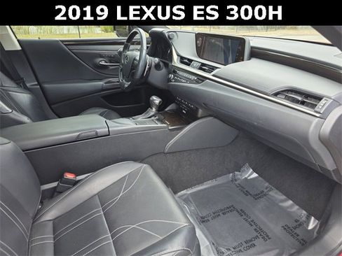 Used 2019 Lexus ES 300h w/ Accessory Package 2 image 9