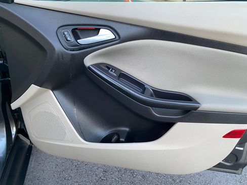 Used 2016 Ford Focus Electric Hatchback image 48