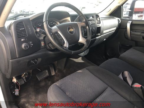 Used 2014 Chevrolet Silverado 2500 LT w/ Interior Plus Package image 10