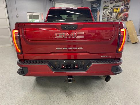 Used 2024 GMC Sierra 2500 AT4 AWD/4WD image 6