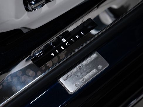 Used 2024 Rolls-Royce Spectre w/ Spectre Launch Package image 28