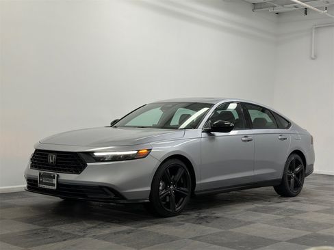 Used 2023 Honda Accord Sport image 1