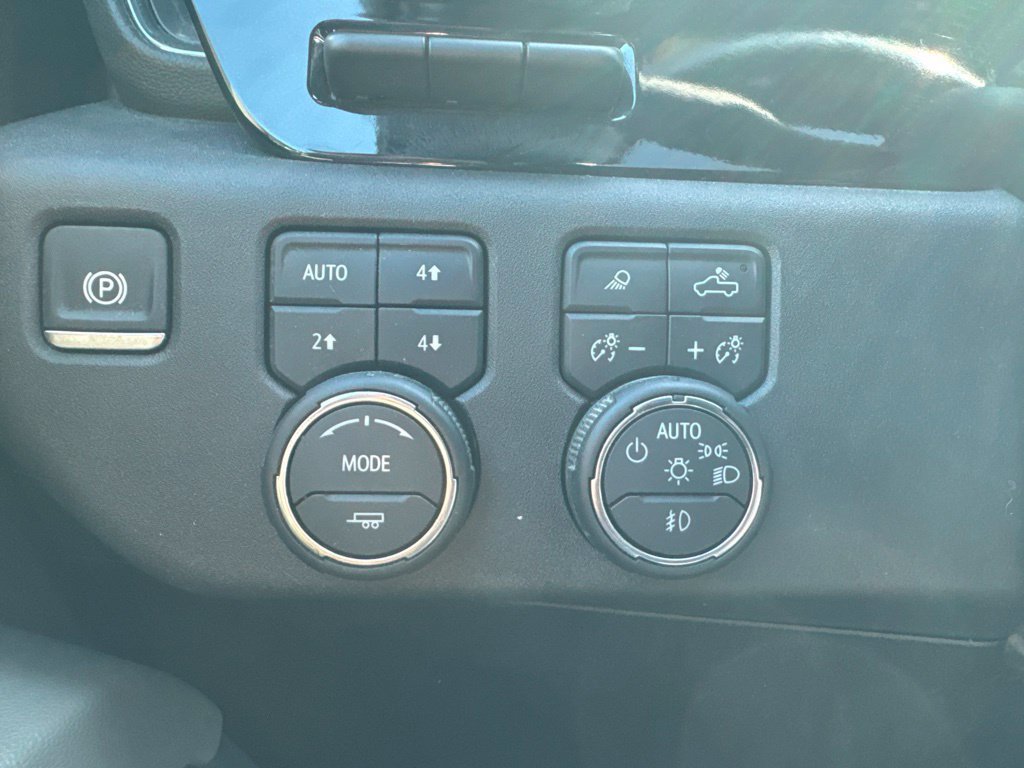 Used 2024 Chevrolet Silverado 2500 ZR2 w/ Technology Package AWD/4WD image 21