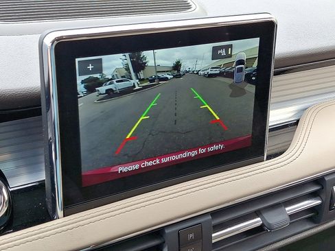 Used 2022 Lincoln Corsair AWD w/ Equipment Group 101A image 18