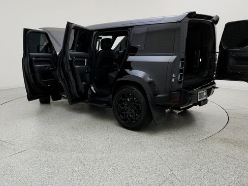 Used 2024 Land Rover Defender 110 V8 image 12