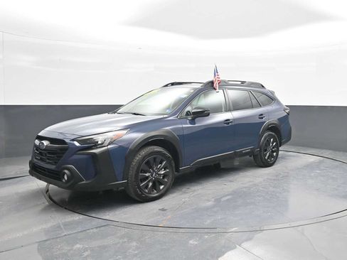 Used 2025 Subaru Outback Onyx Edition AWD/4WD image 4
