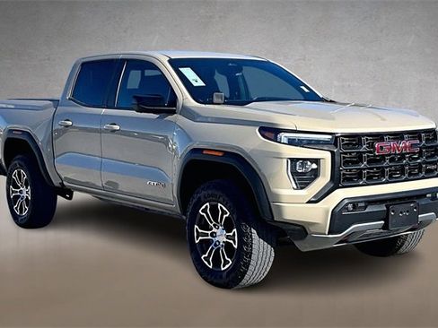 Used 2024 GMC Canyon AT4 w/ Technology Package image 8