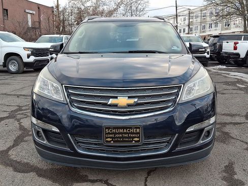Used 2016 Chevrolet Traverse LT image 3