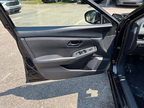 Used 2025 Nissan Sentra S FWD image 18